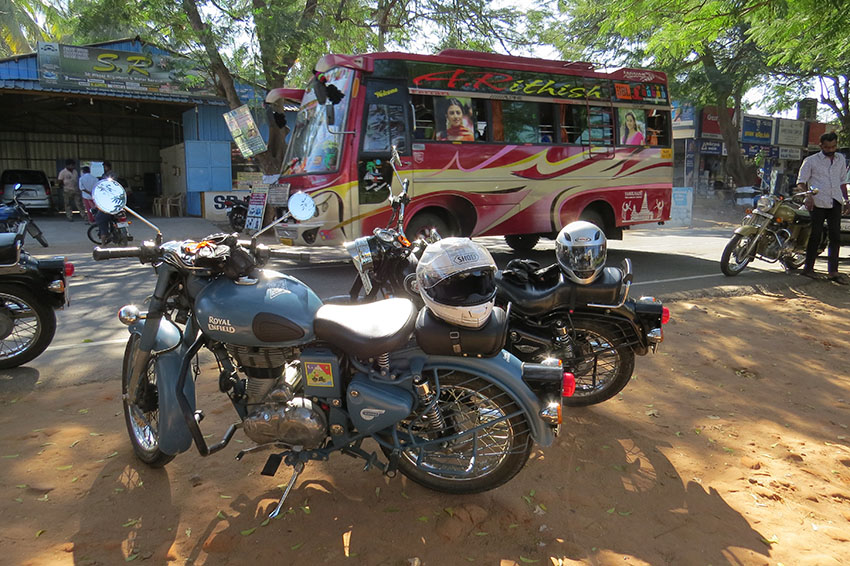 kerala colourful road scene